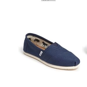 Navy Blue Toms